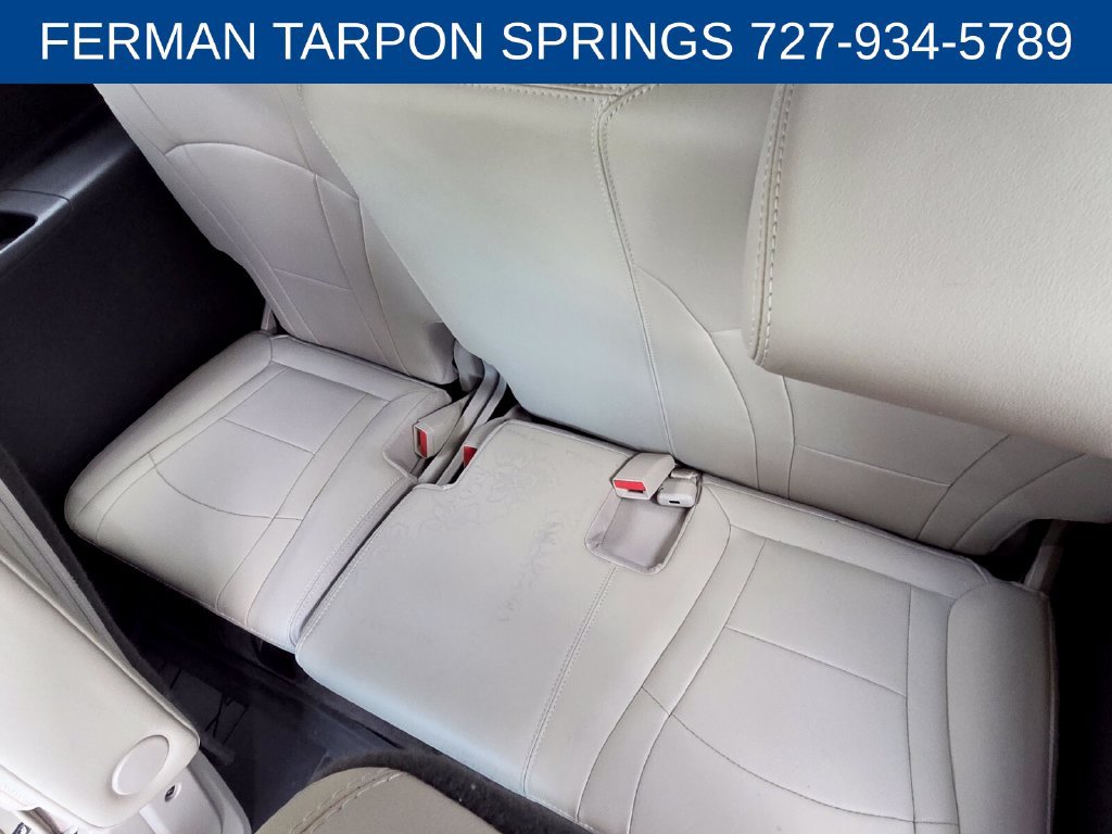 Used 2020 Buick Enclave Premium w/ Sun and Sites Package FWD image 21