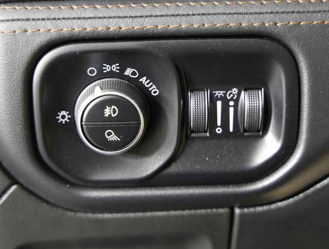 Used 2024 RAM 1500 Limited image 27