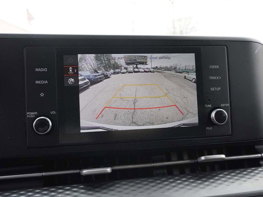 Used 2023 Kia Carnival LX image 36