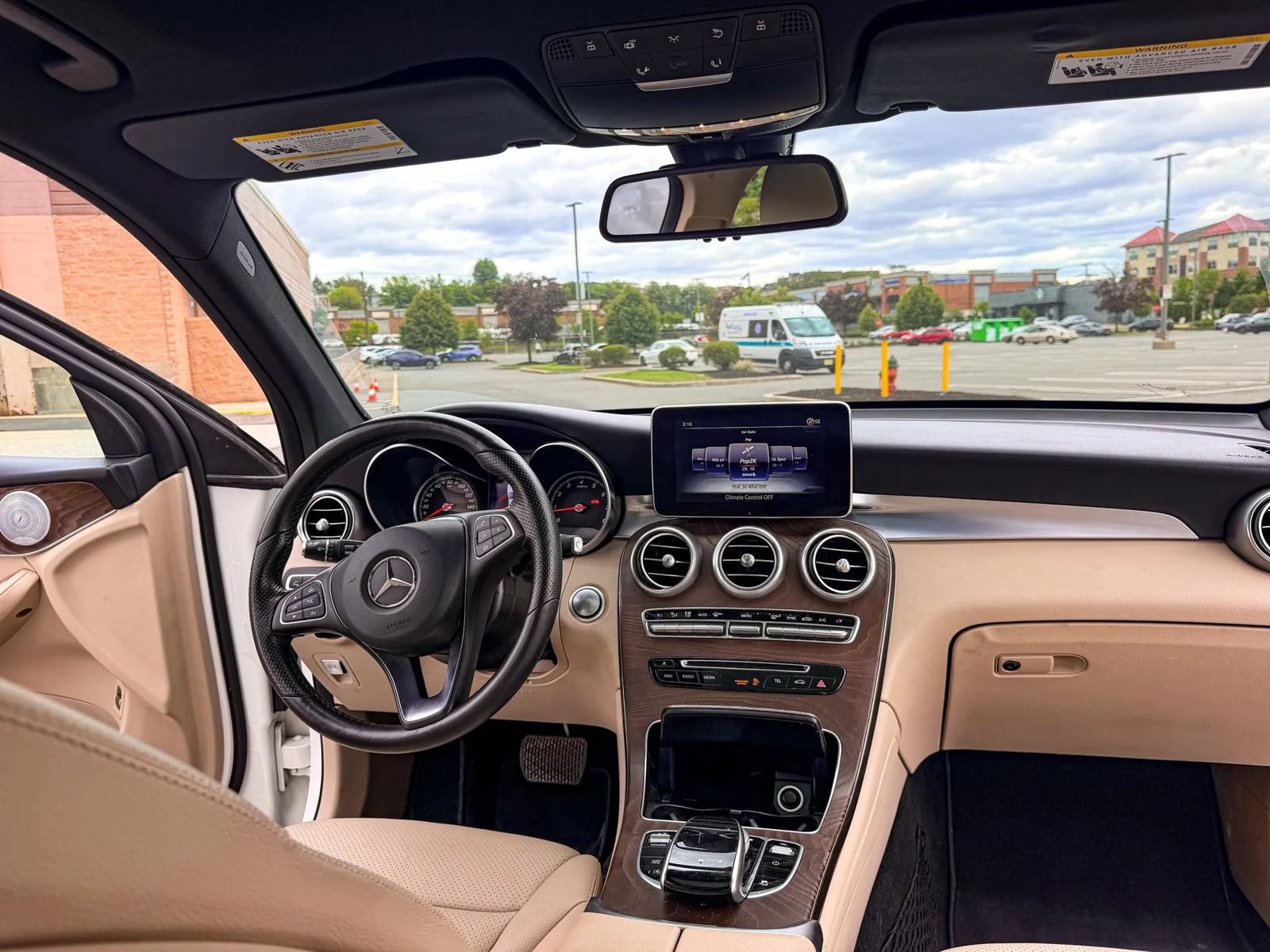 Used 2018 Mercedes-Benz GLC 300 4MATIC image 11