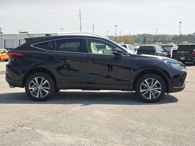 Used 2022 Toyota Venza LE image 6