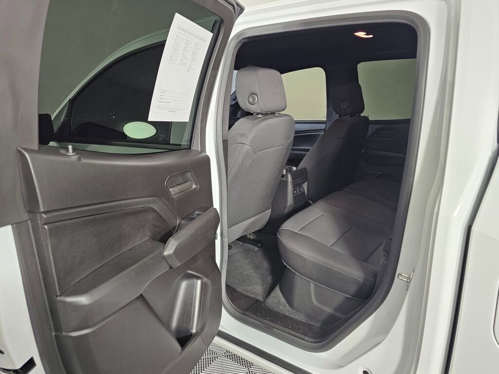 Used 2024 Chevrolet Colorado W/T w/ Safety Package image 33