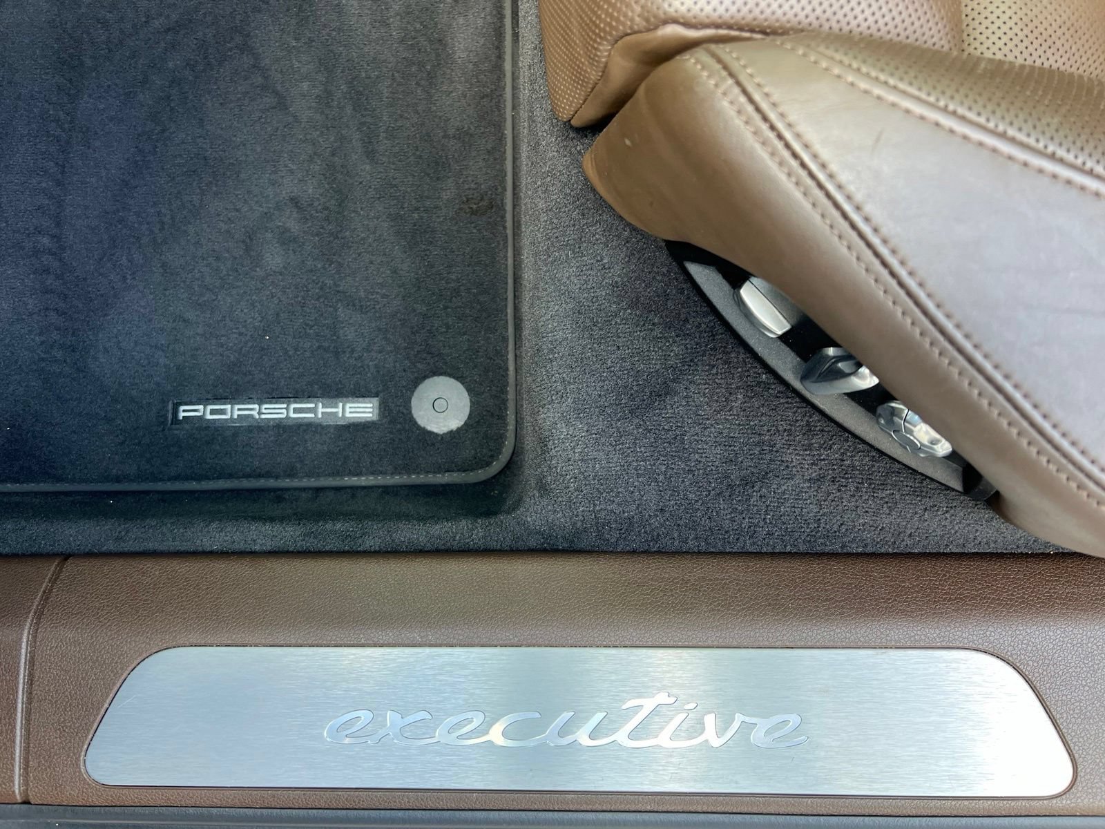 Used 2020 Porsche Panamera 4 Executive AWD/4WD image 50