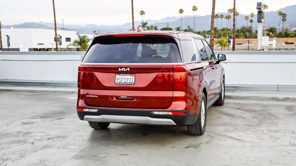 Used 2024 Kia Carnival LX image 9
