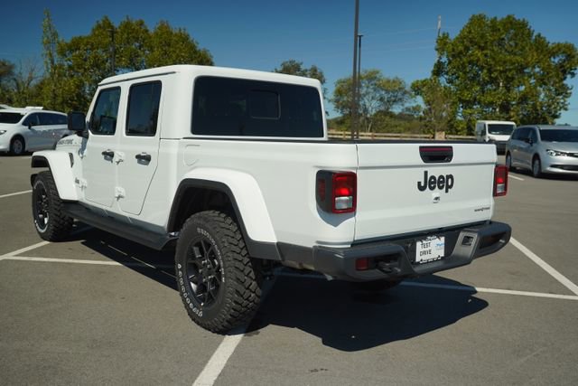 New 2025 Jeep Gladiator Sport image 5