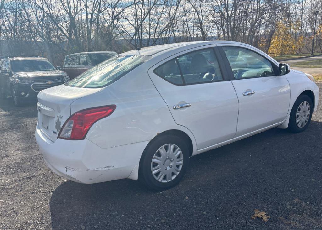Used 2012 Nissan Versa SV image 5