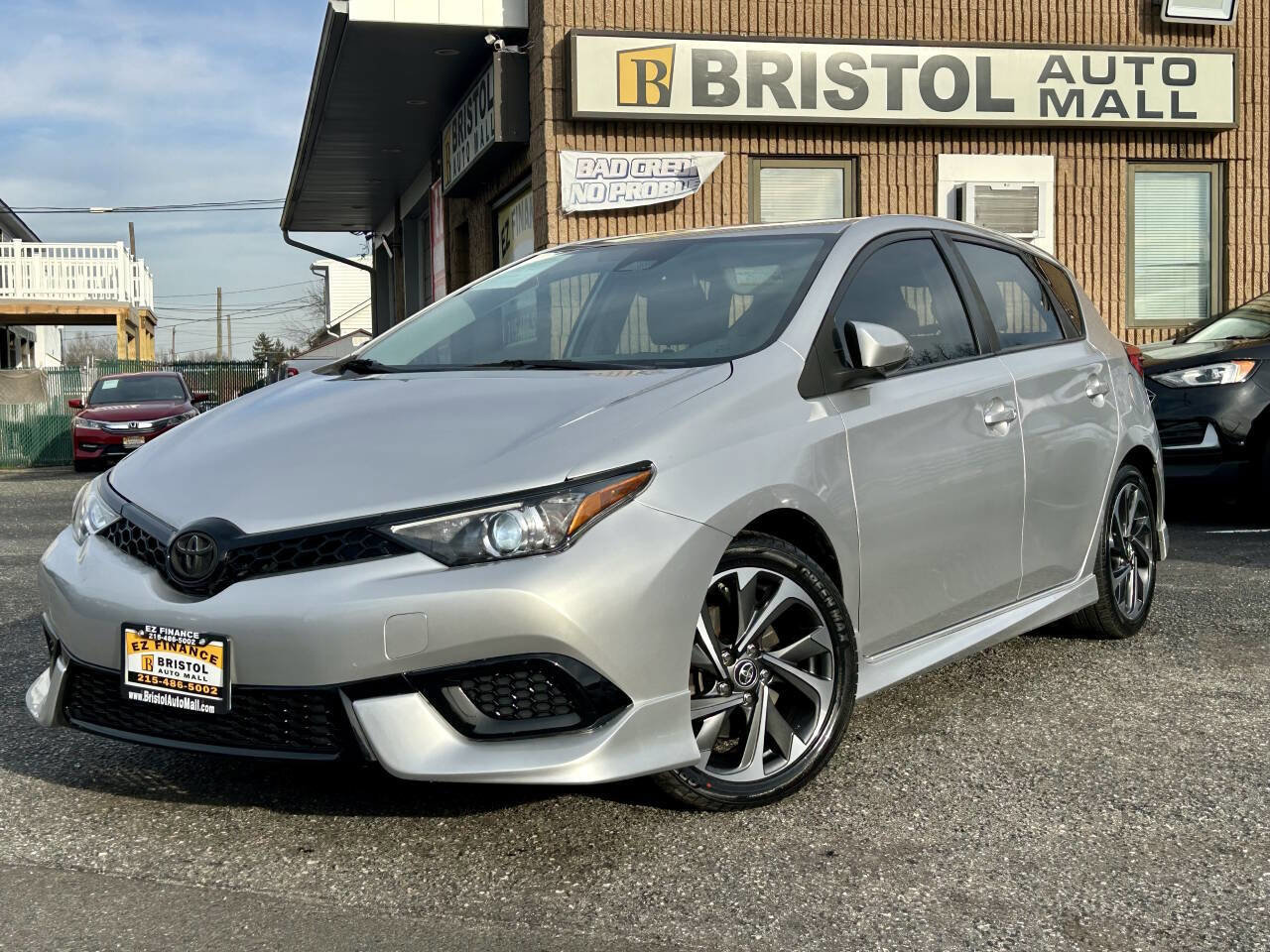 Used 2018 Toyota Corolla iM FWD image 3