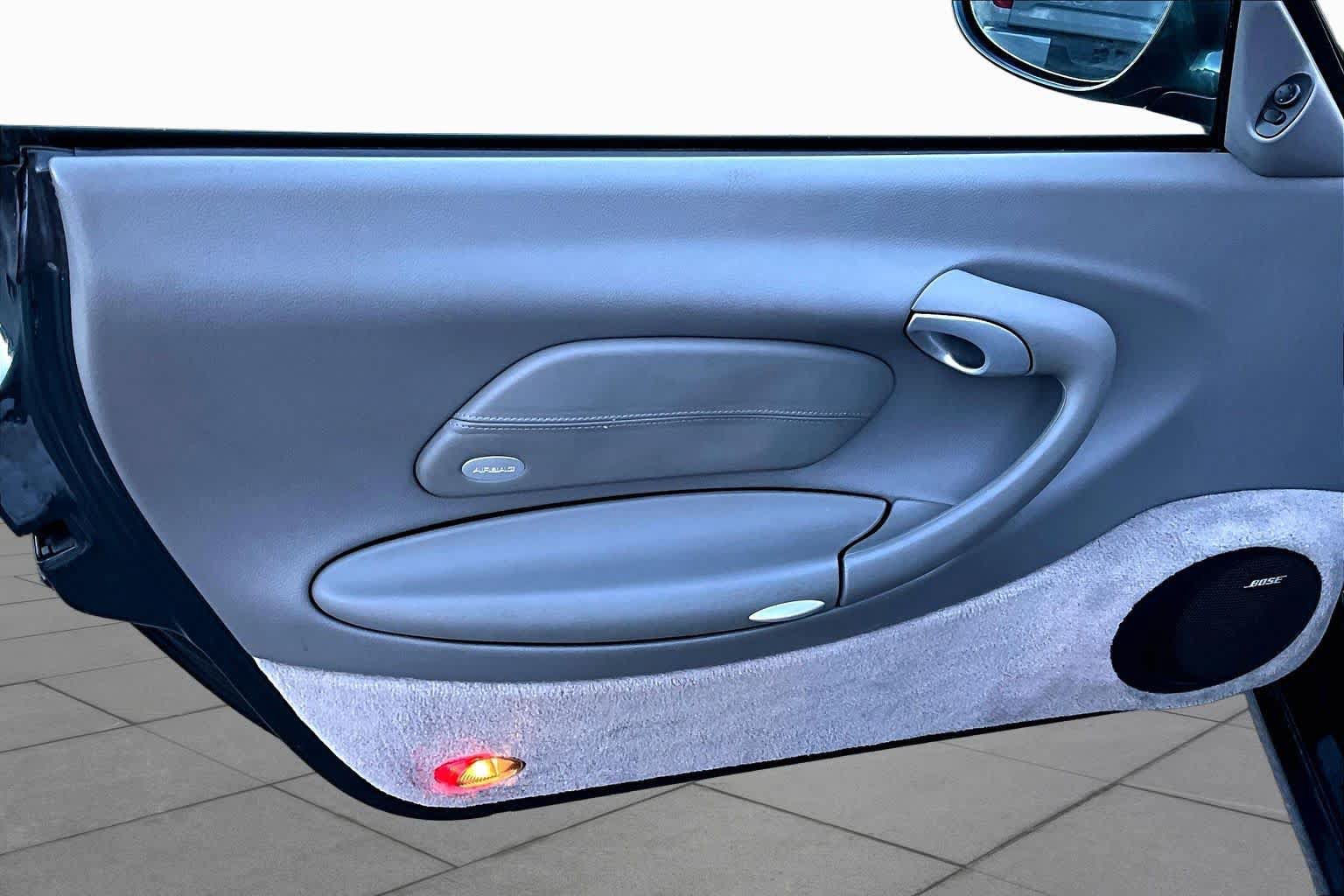 Used 2003 Porsche 911 Carrera RWD image 18