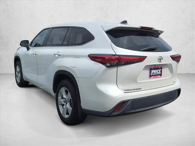 Used 2023 Toyota Highlander L AWD/4WD image 7