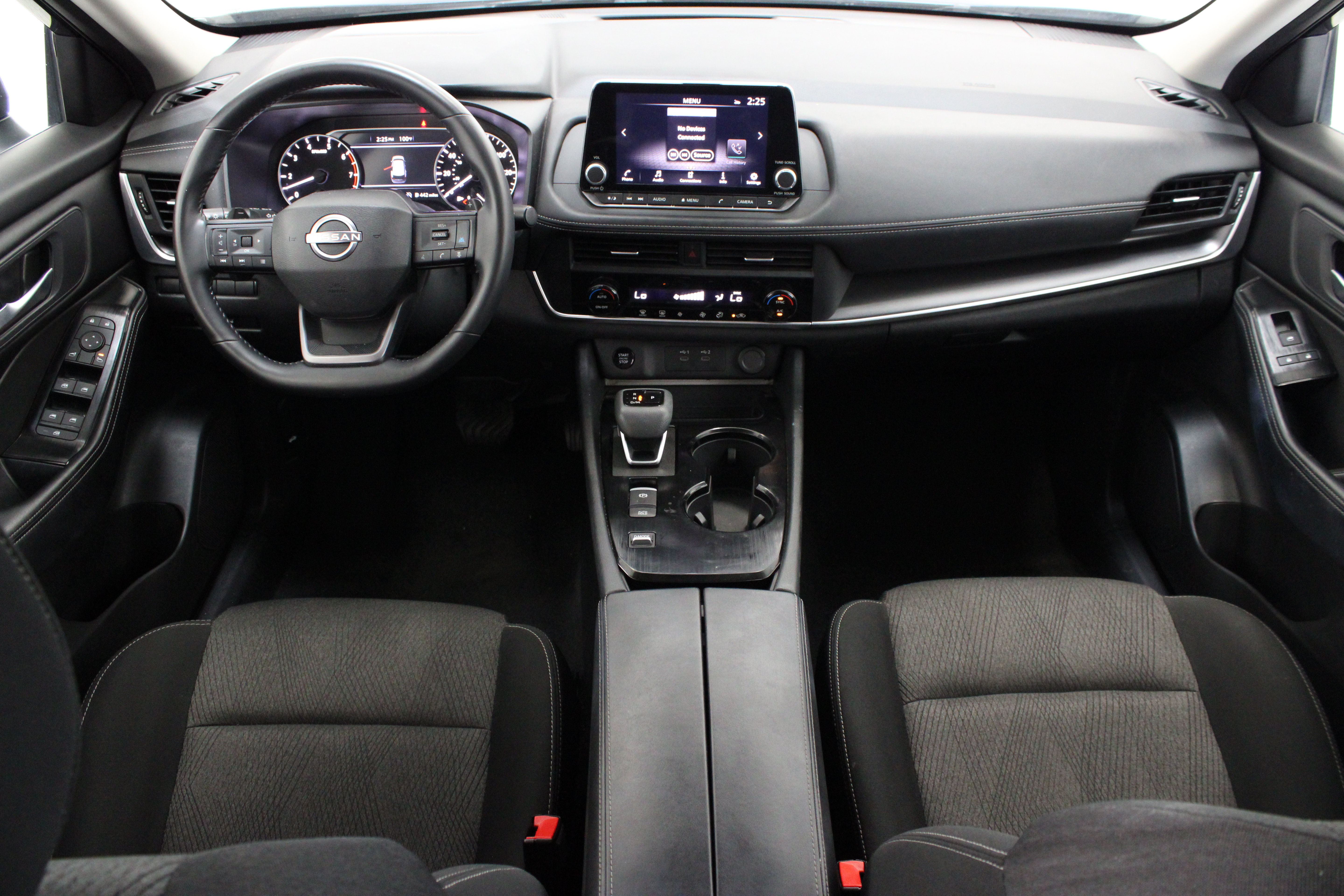Used 2025 Nissan Rogue SV FWD image 28