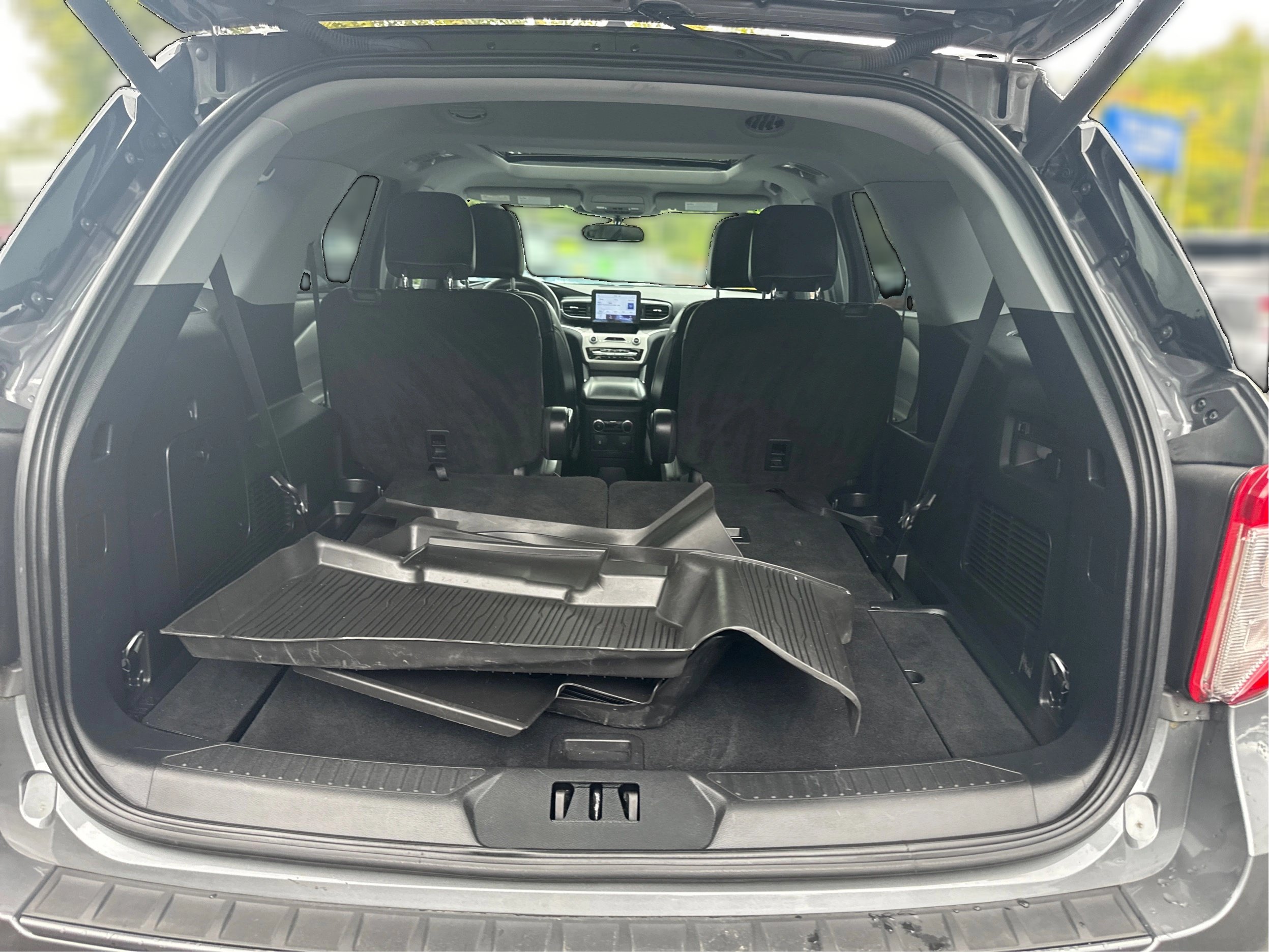Used 2023 Ford Explorer XLT w/ Equipment Group 202A AWD/4WD image 13