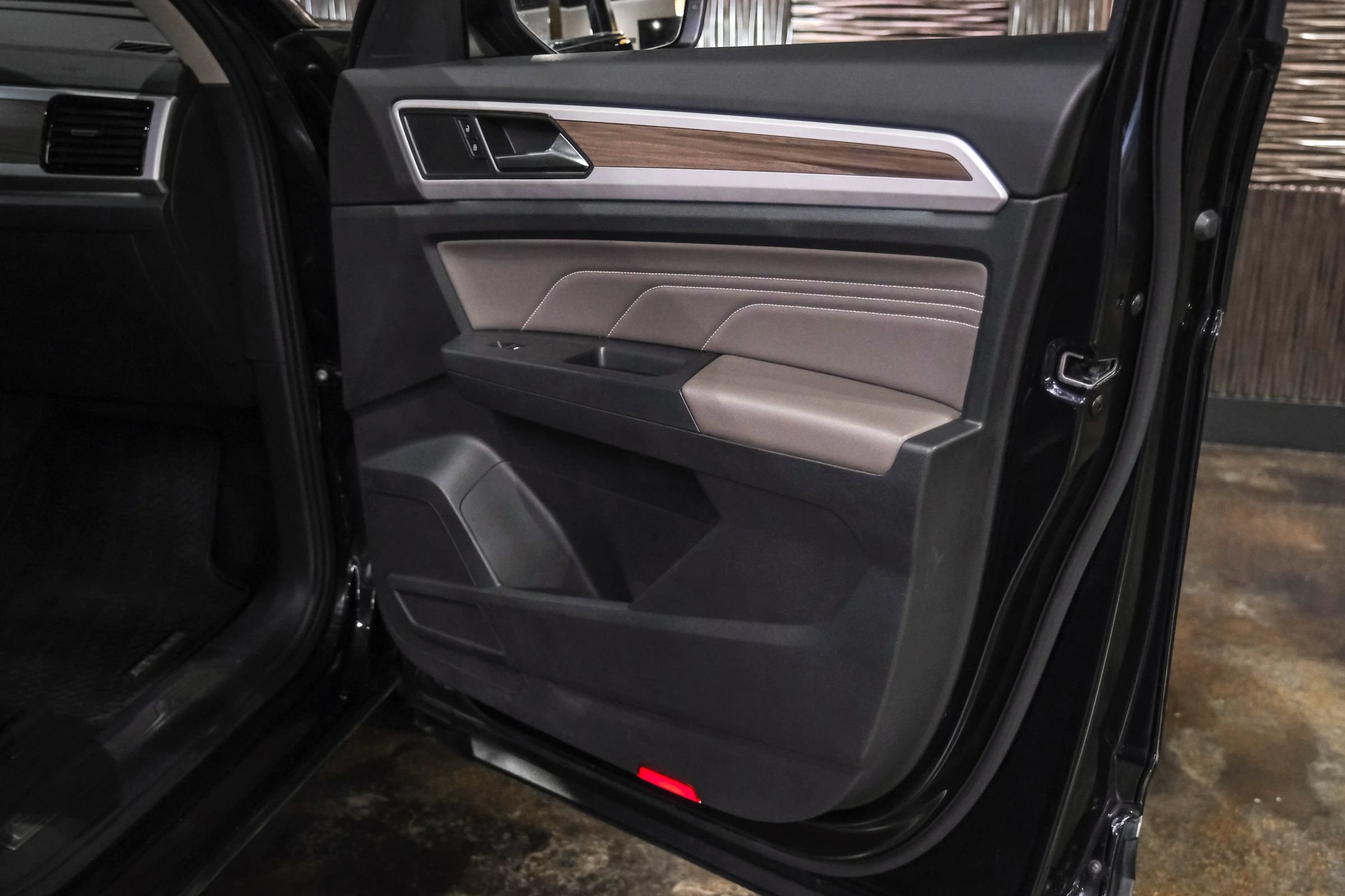 Used 2021 Volkswagen Atlas SEL AWD/4WD image 41