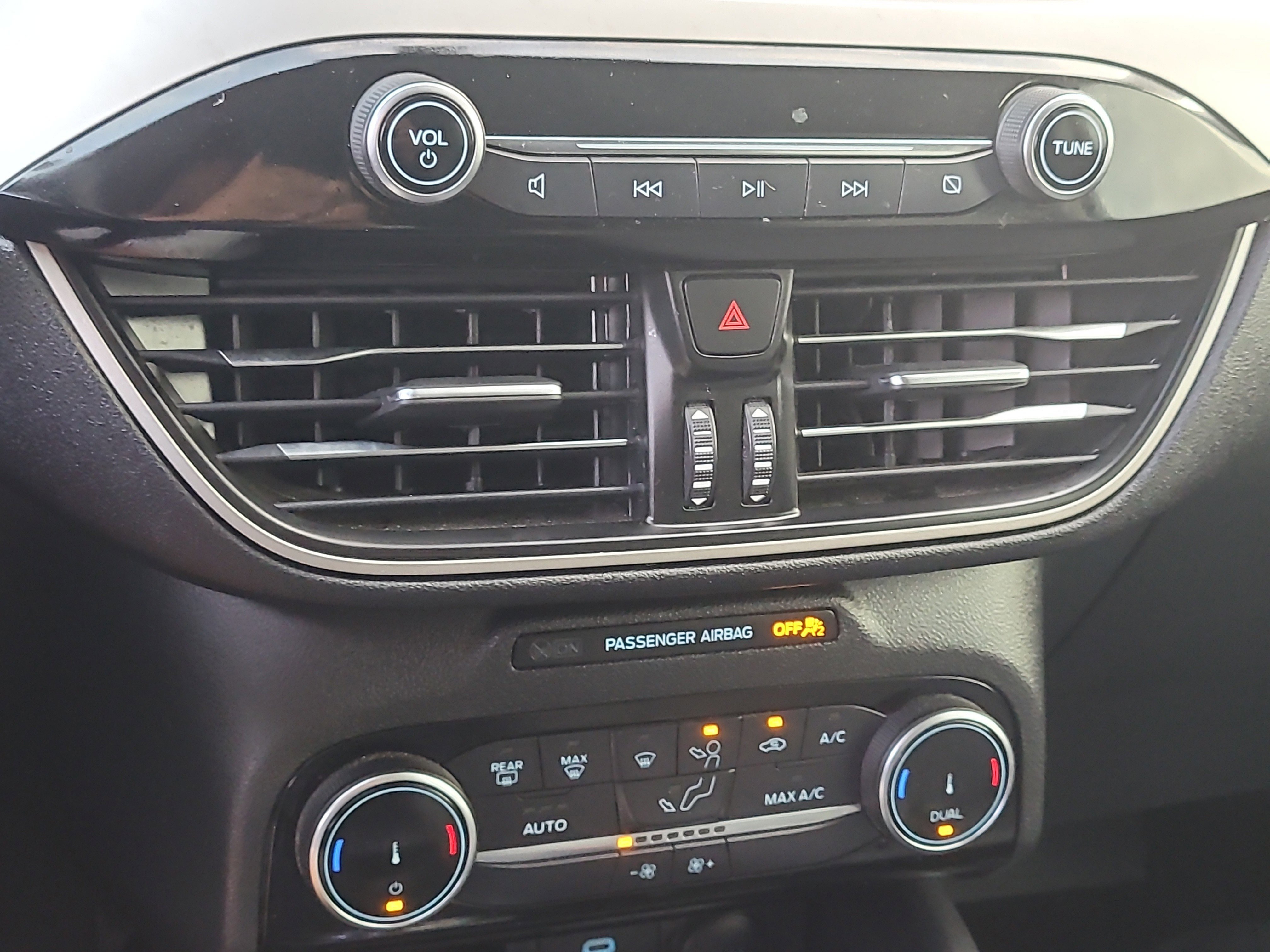 Used 2022 Ford Escape SE w/ SE Sport Appearance Package FWD image 27