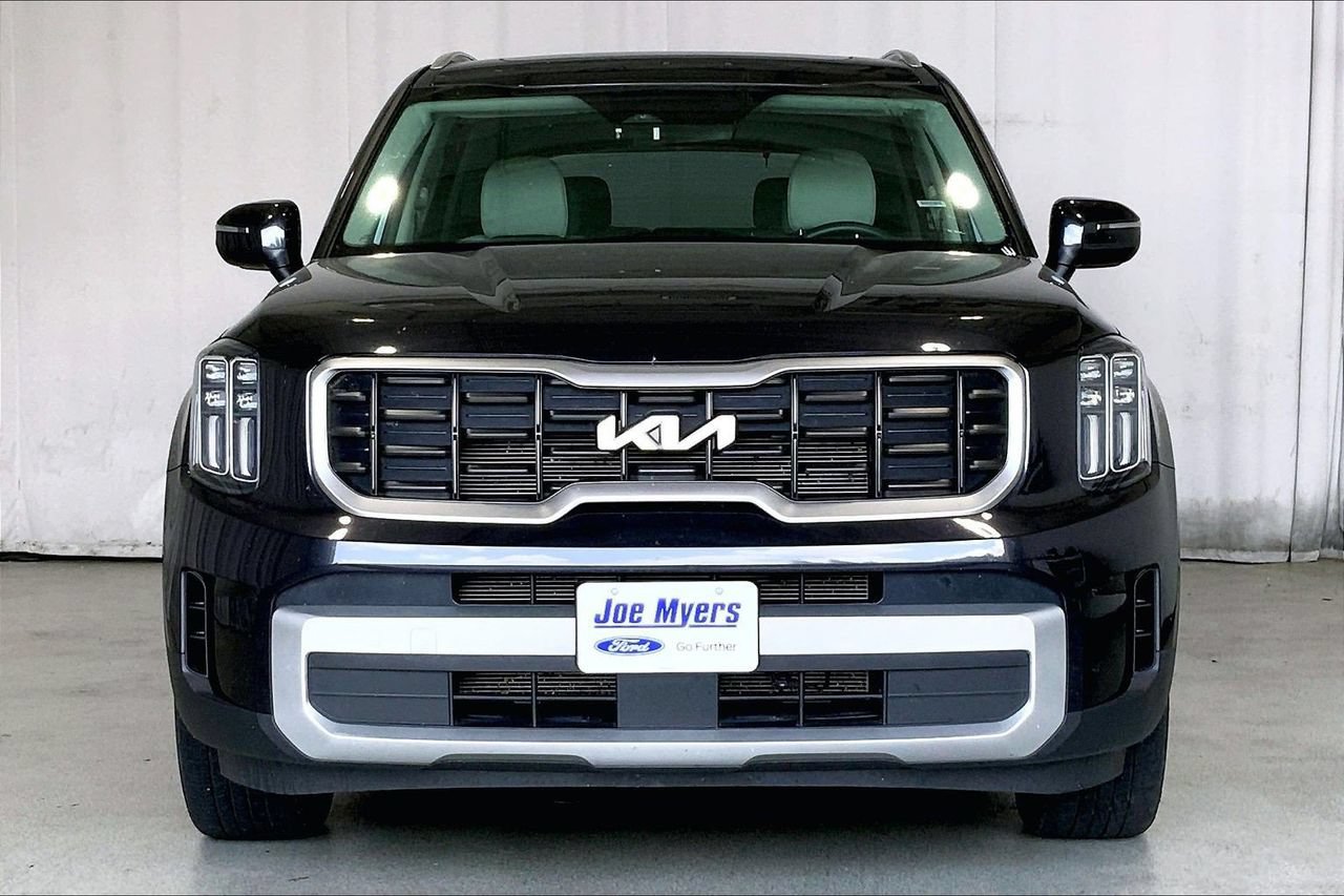 Used 2025 Kia Telluride S FWD image 3