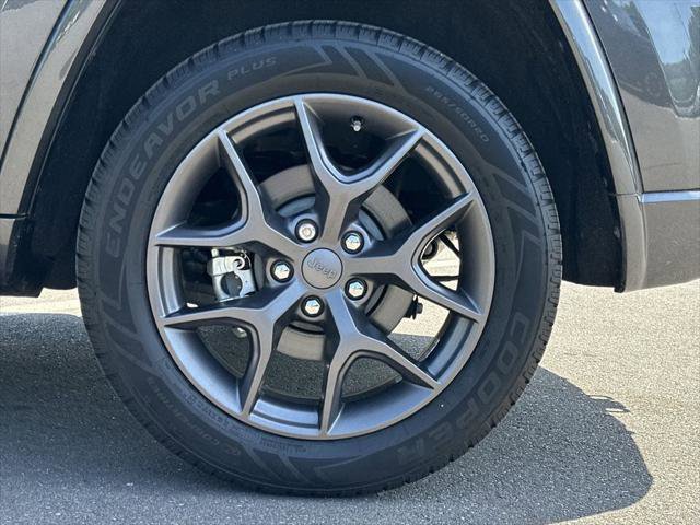 Certified 2021 Jeep Grand Cherokee Limited w/ Quick Order Package 28K 80th AWD/4WD image 16