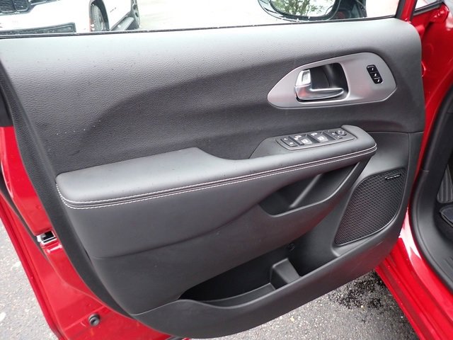New 2026 Chrysler Pacifica Limited image 15