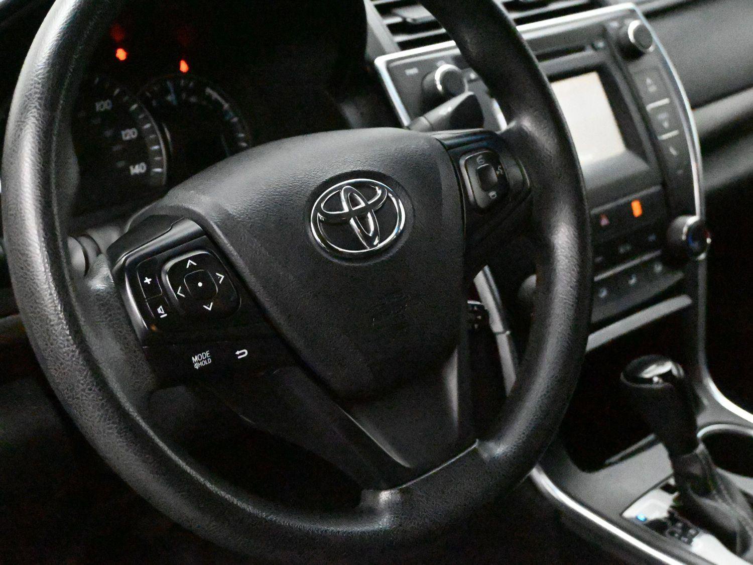 Used 2015 Toyota Camry LE FWD image 6