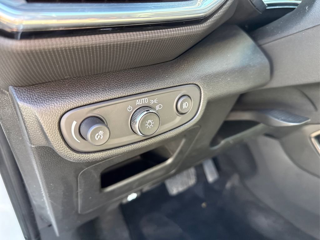 Used 2023 Chevrolet TrailBlazer LT image 34