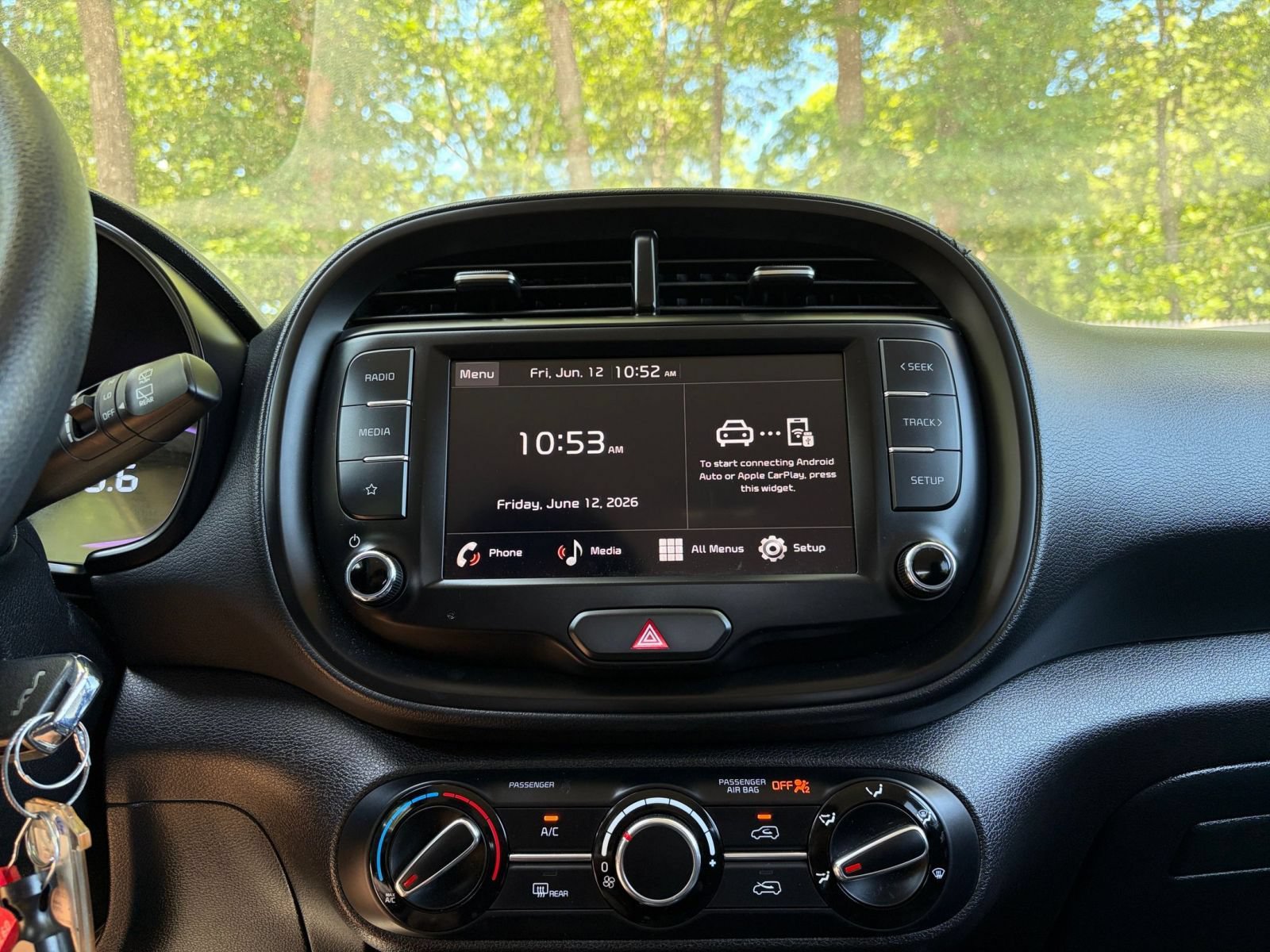 Used 2025 Kia Soul LX w/ LX Technology Package FWD image 17