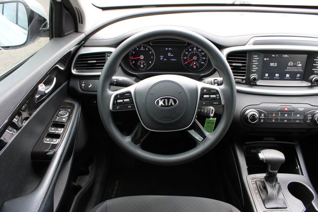 Used 2020 Kia Sorento LX image 9