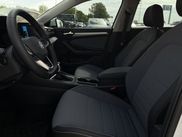 New 2025 Volkswagen Jetta SE FWD image 17