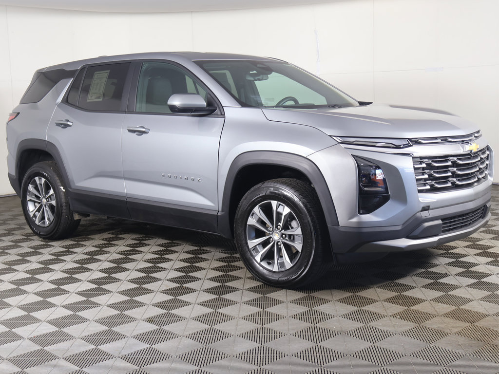 Used 2026 Chevrolet Equinox LT FWD image 3