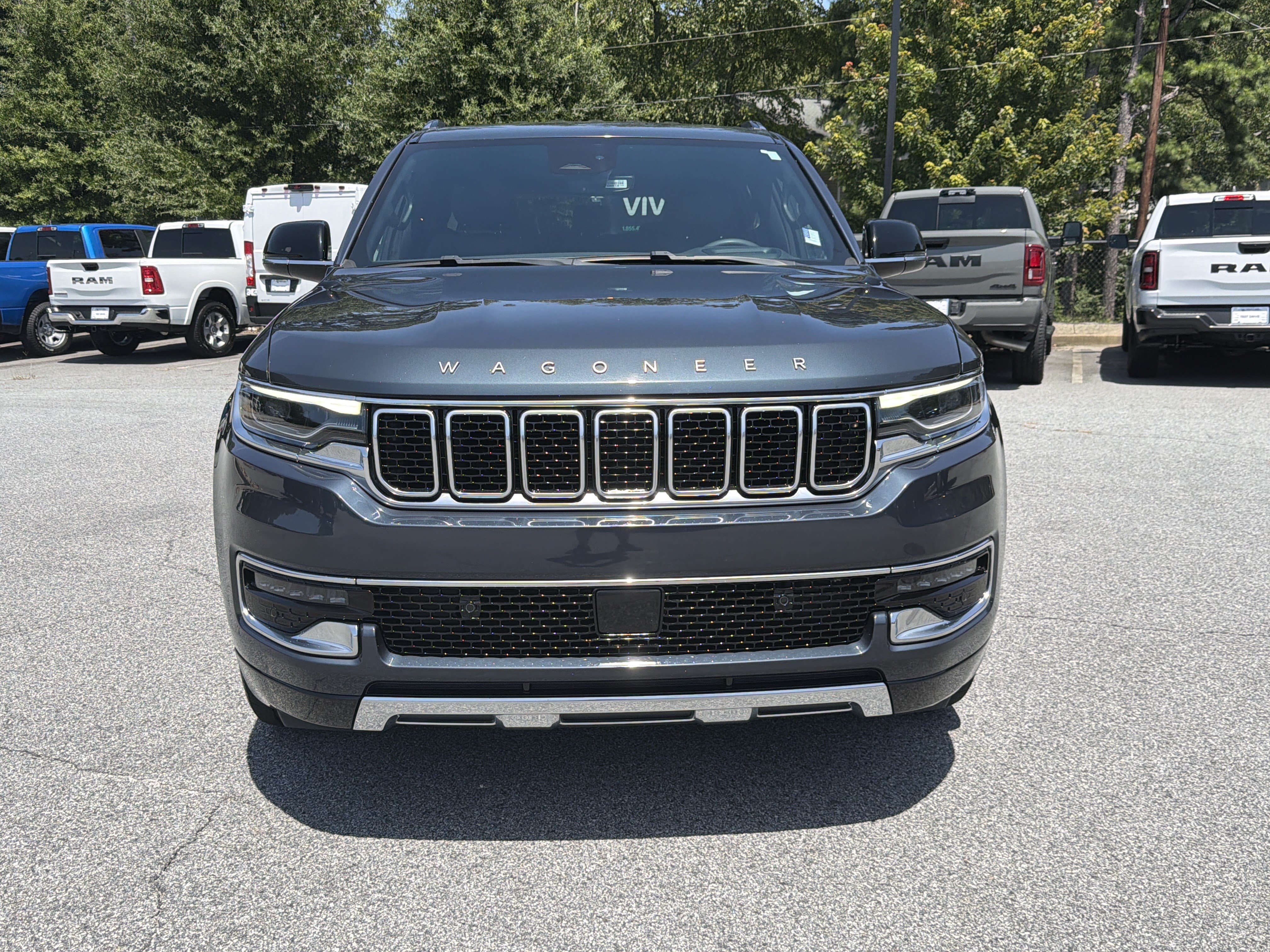 Used 2024 Jeep Wagoneer L Series III w/ Flexible Seating Group AWD/4WD image 2