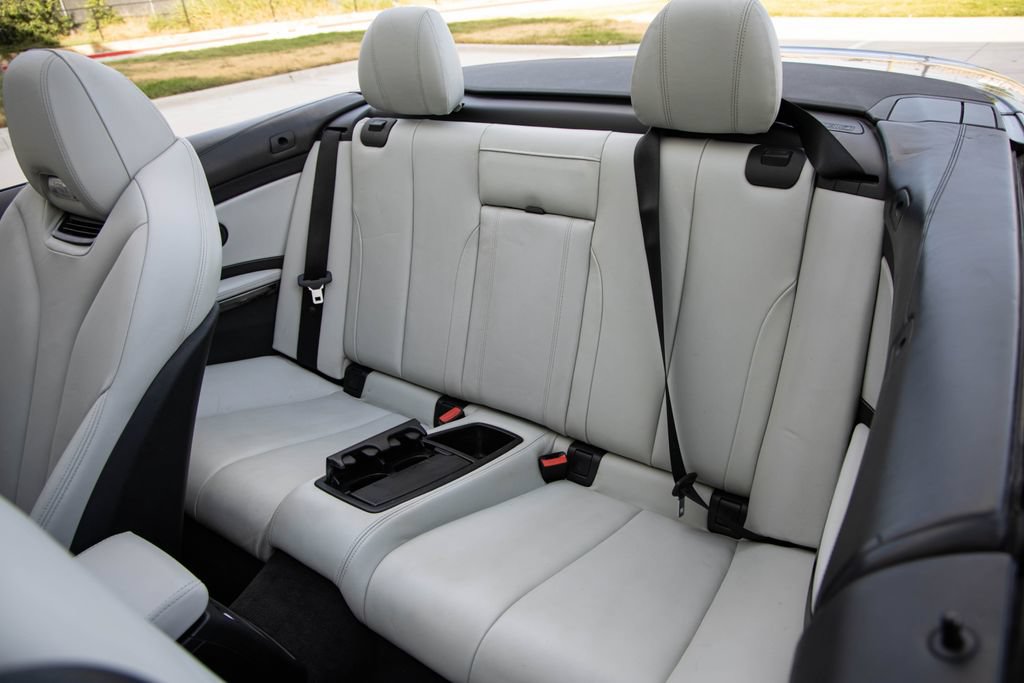 Used 2016 BMW M4 Convertible RWD image 31