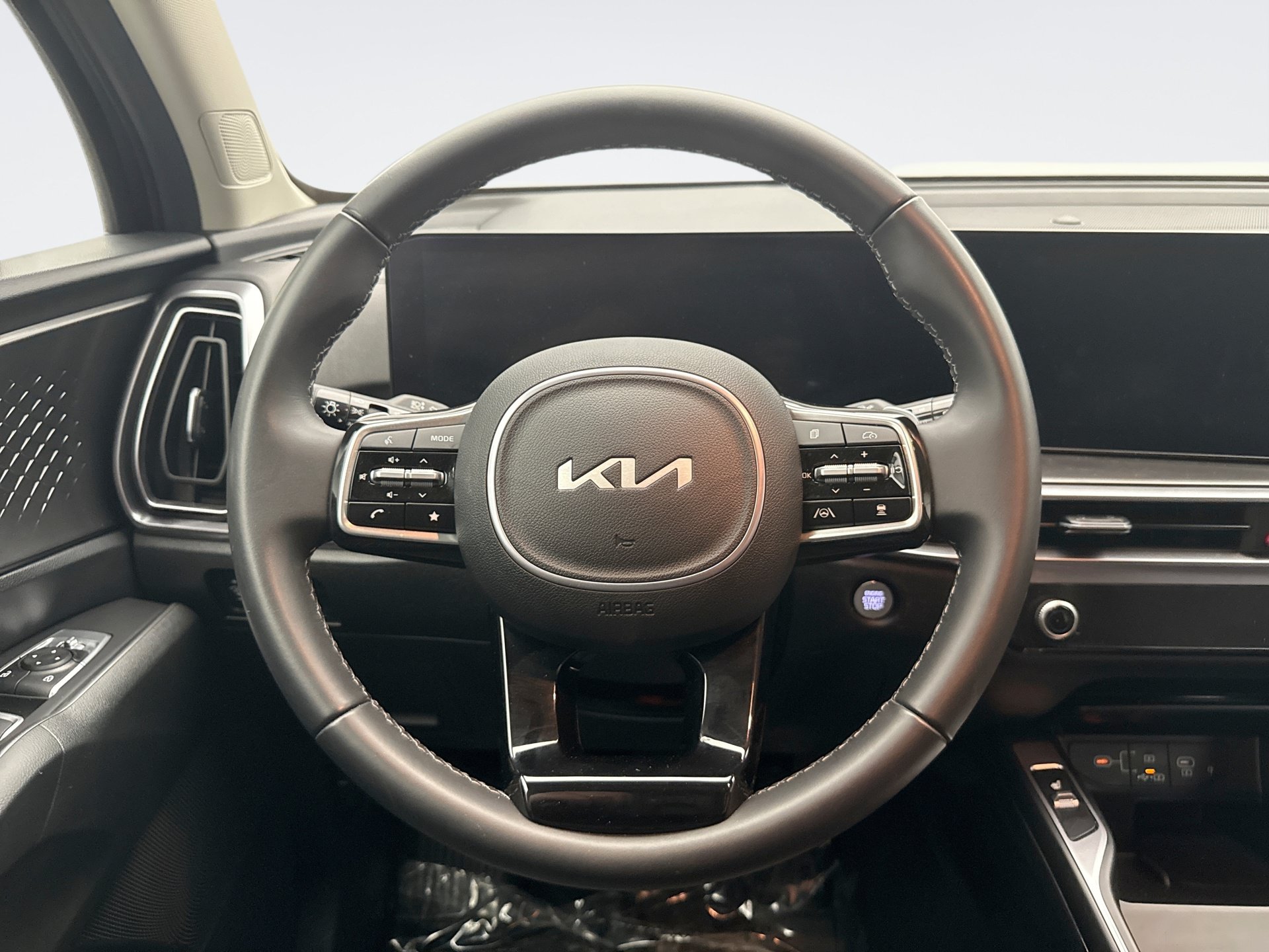 Used 2025 Kia Sorento EX AWD/4WD image 12