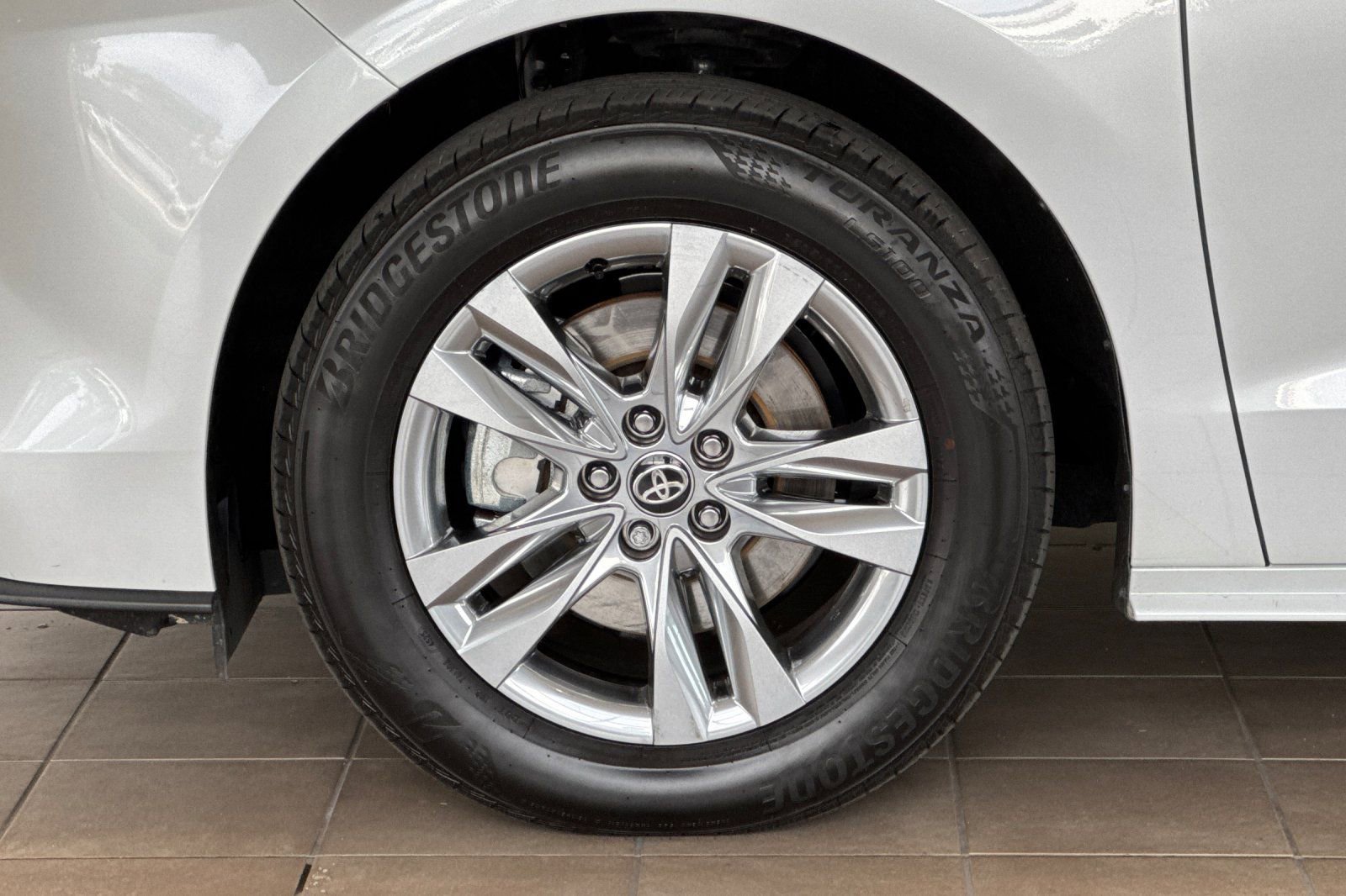 Certified 2026 Toyota Sienna XLE AWD/4WD image 27