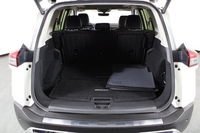 Certified 2023 Nissan Rogue Platinum FWD image 18