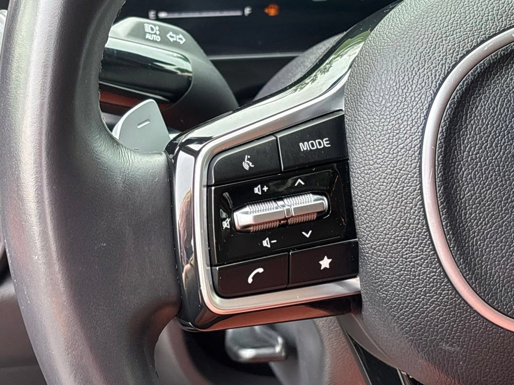 Certified 2025 Kia Carnival EX FWD image 28