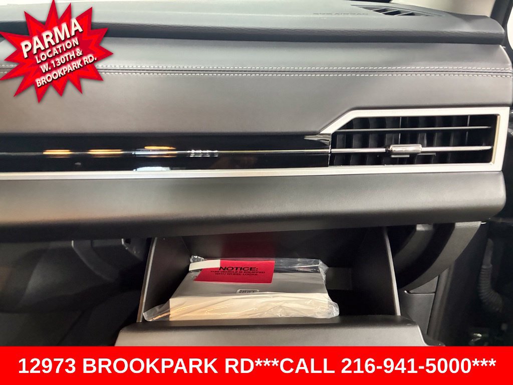 Used 2024 Mitsubishi Outlander FWD image 22