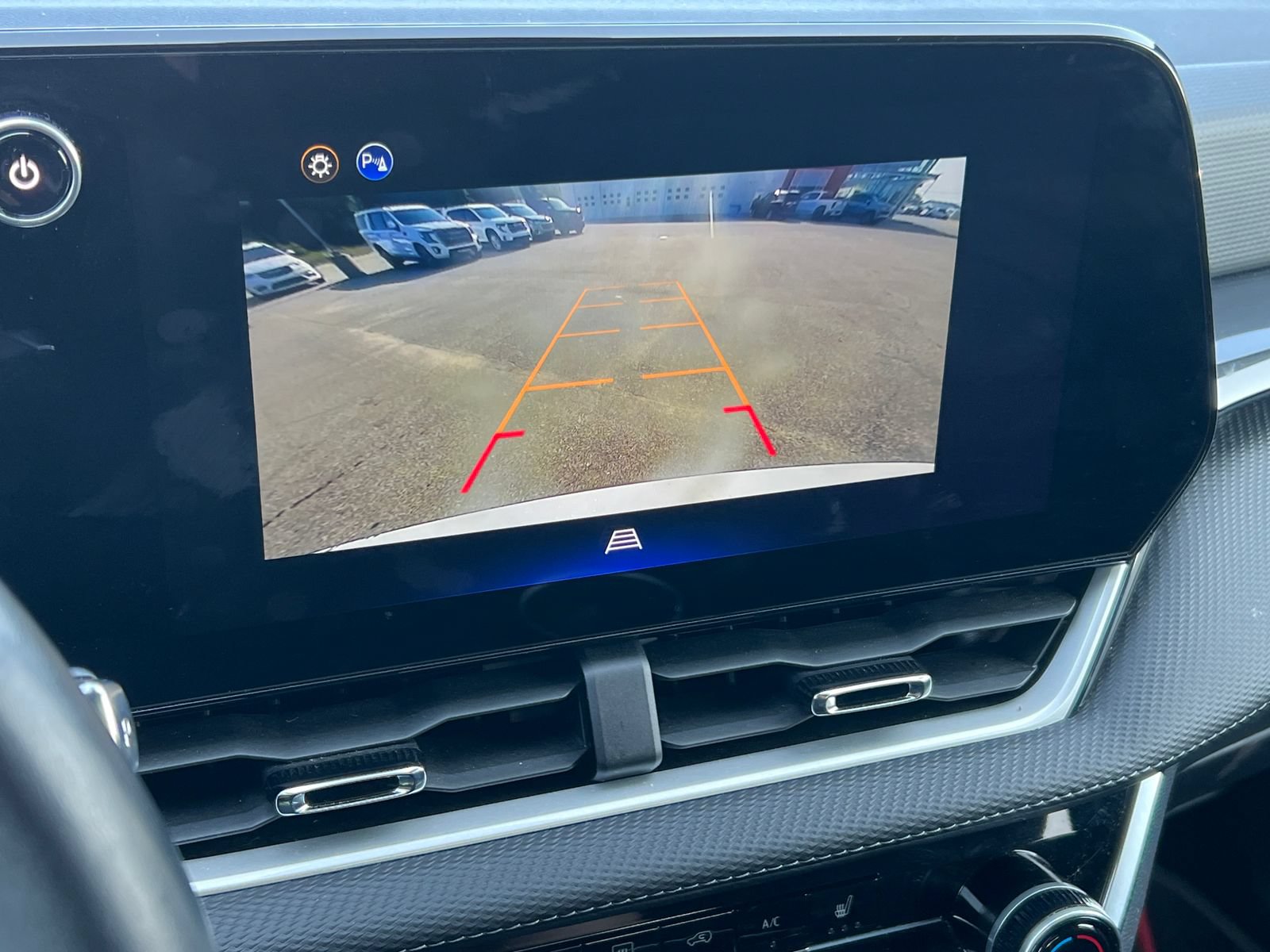 Used 2025 Chevrolet Equinox LT AWD/4WD image 11