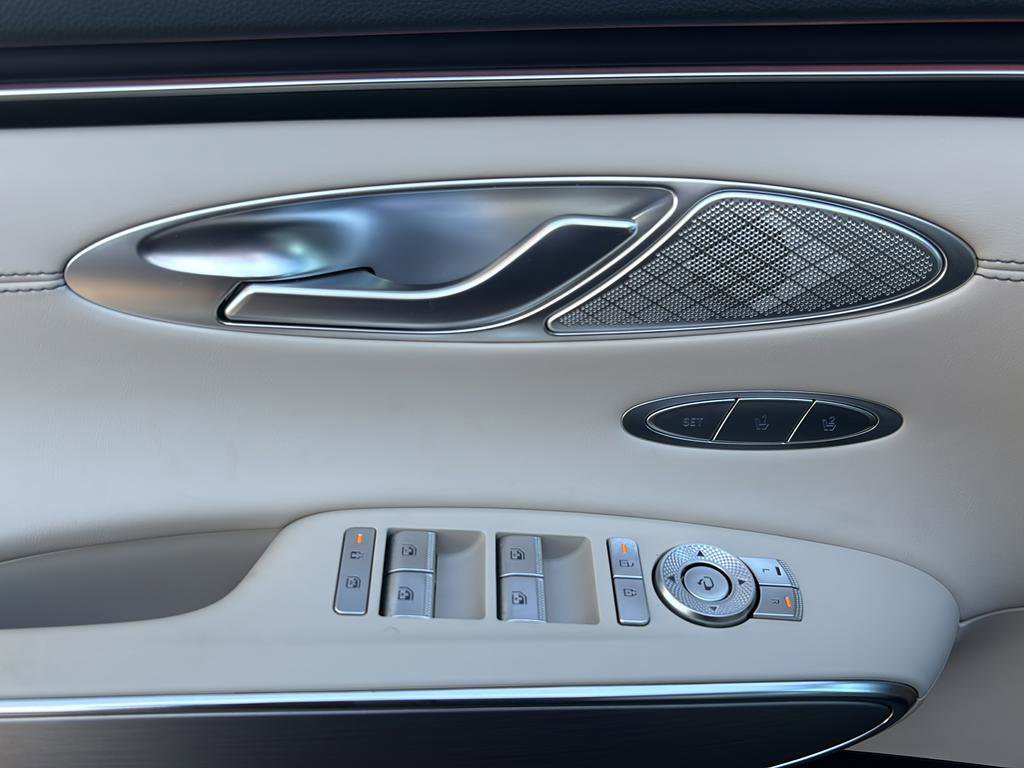 Certified 2026 Genesis GV70 2.5T Select image 17