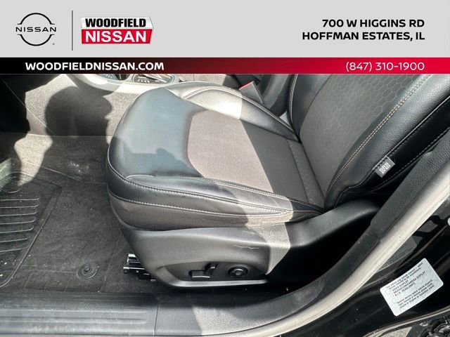 Used 2017 Jeep Compass Latitude w/ Popular Equipment Group image 28