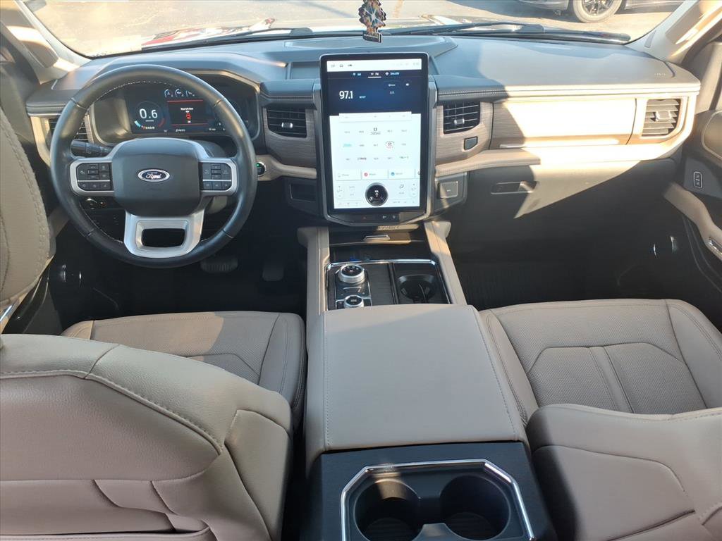 Used 2022 Ford Expedition Max Limited image 11