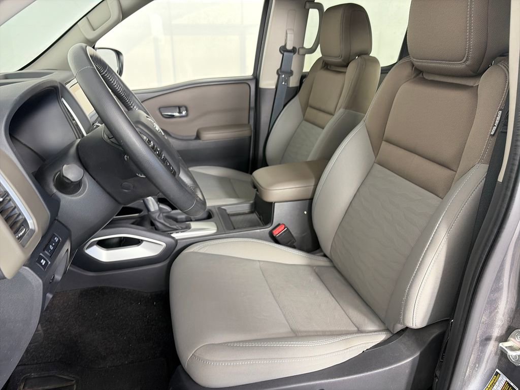 Used 2022 Nissan Frontier SV image 11