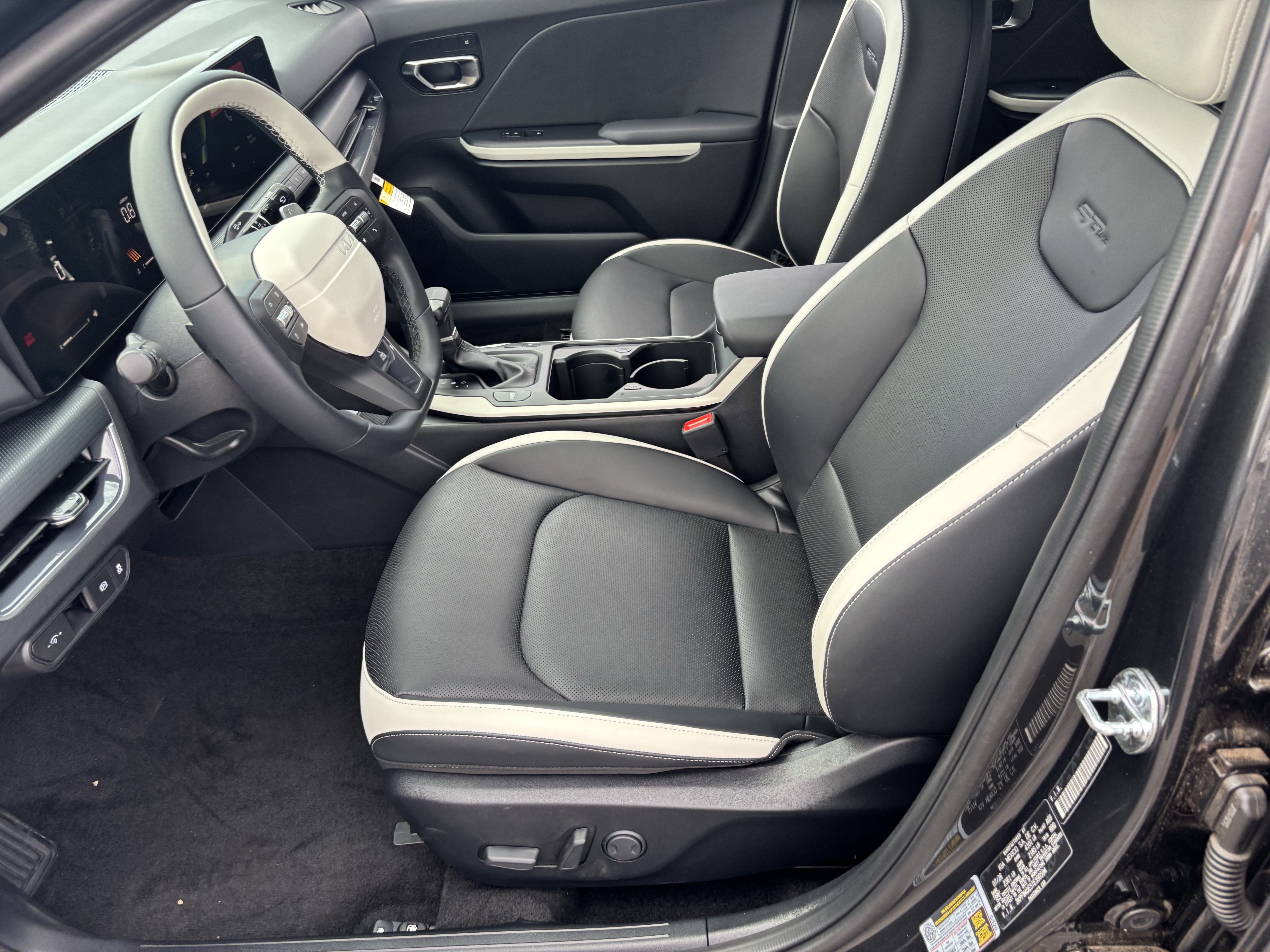 New 2026 Kia K4 GT-Line w/ GT-Line Sunroof Package FWD image 18