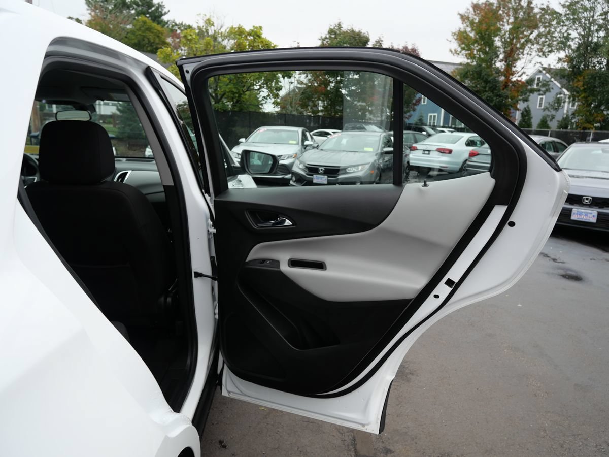 Used 2019 Chevrolet Equinox LS AWD/4WD image 30