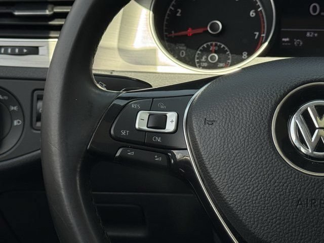 Used 2017 Volkswagen Golf SE FWD image 14