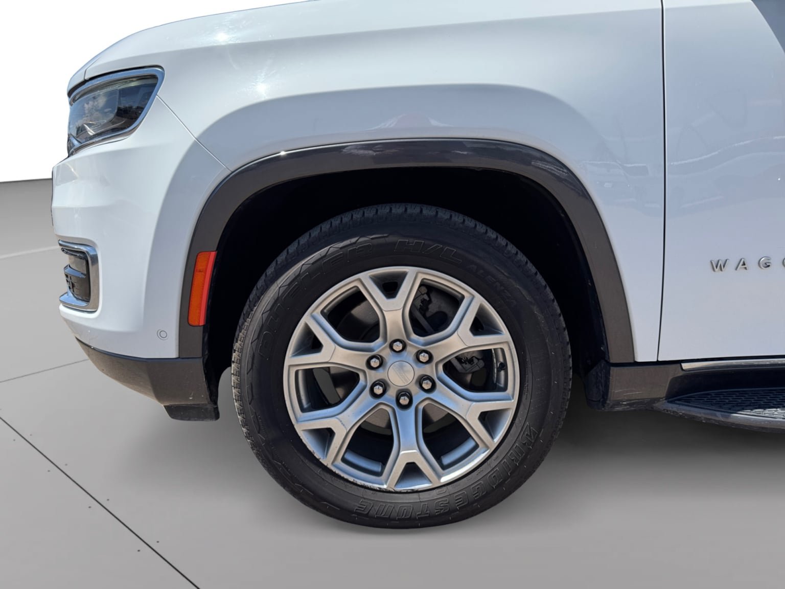 Used 2022 Jeep Wagoneer Series II RWD image 9