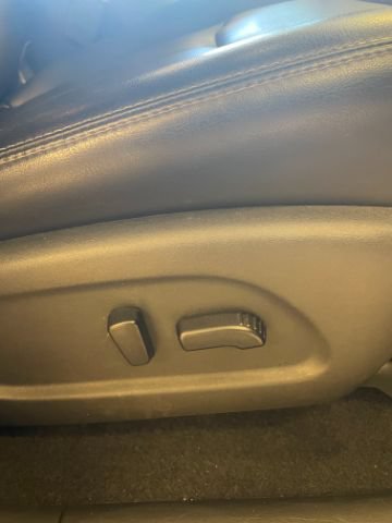 Used 2020 Nissan Pathfinder SL FWD image 18