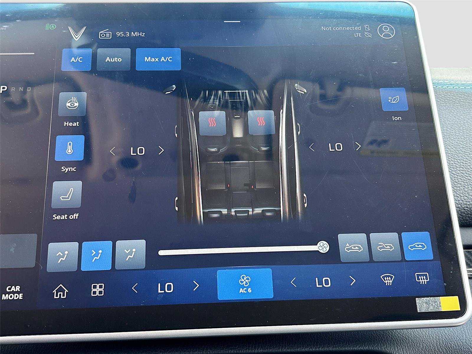 New 2025 VinFast VF 8 Eco AWD/4WD image 15