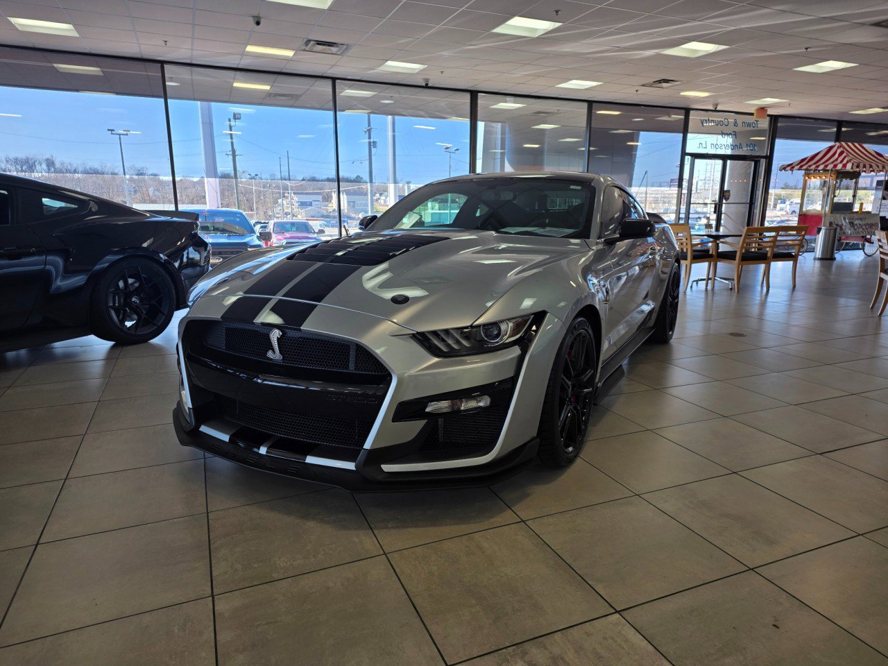 Used 2022 Ford Mustang Shelby GT500 w/ Technology Package image 3