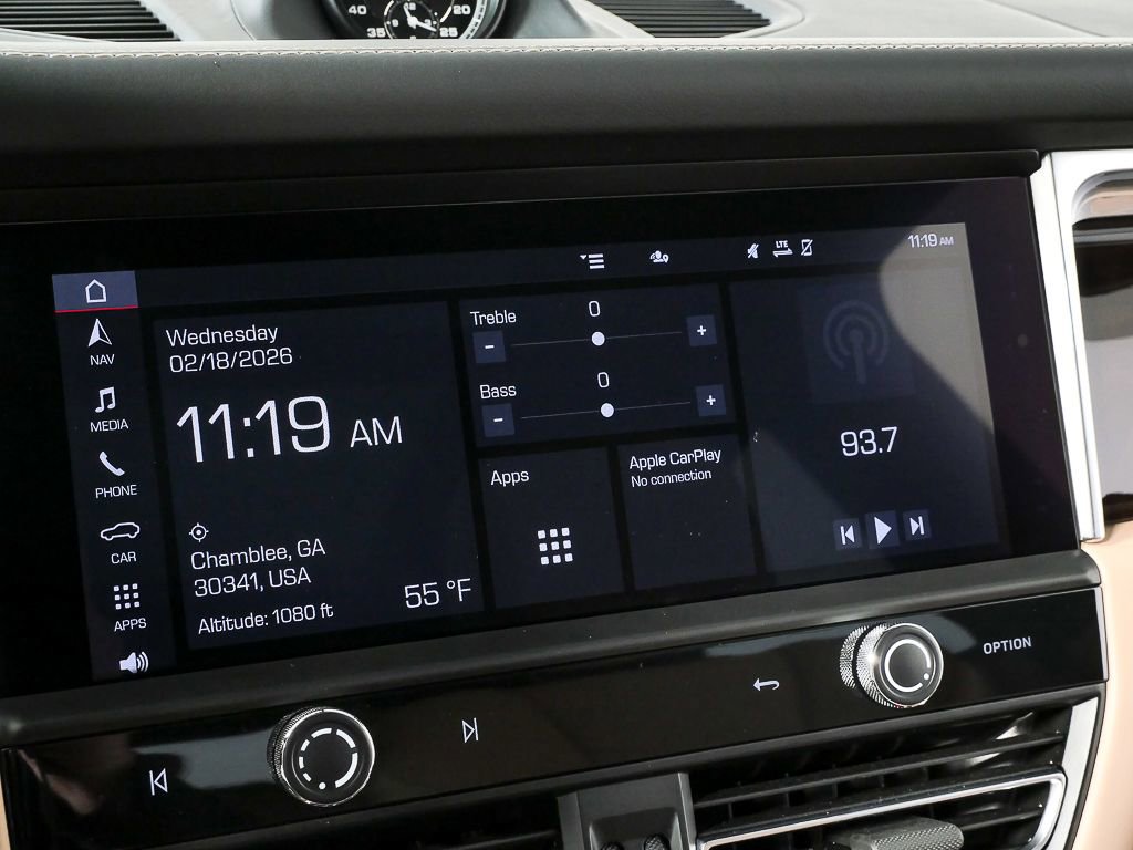 Certified 2025 Porsche Macan GTS image 14