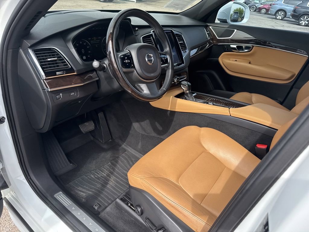 Used 2016 Volvo XC90 T6 Momentum image 19