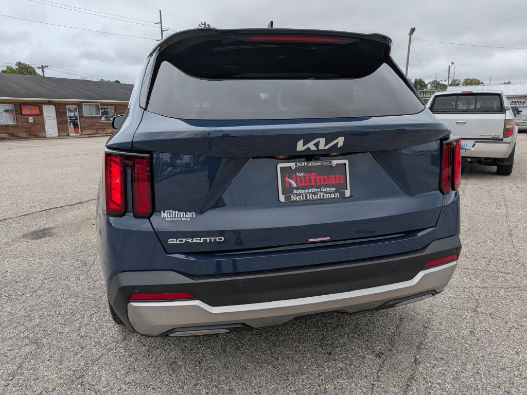 Used 2026 Kia Sorento S FWD image 5