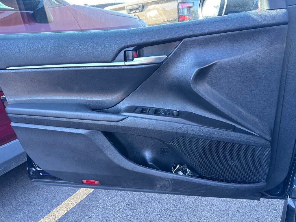 Used 2021 Toyota Camry SE FWD image 9