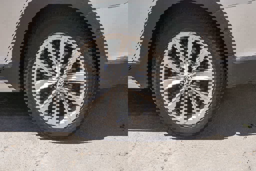 Used 2017 Volkswagen Golf Alltrack SE AWD/4WD image 6